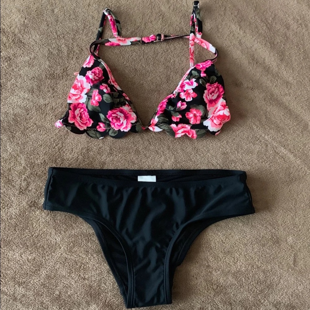 new never worn bikini set